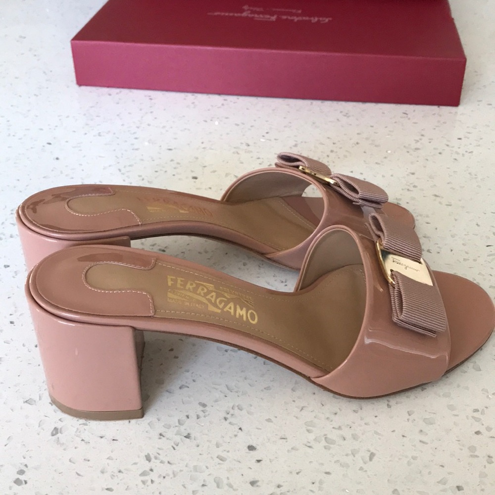 Brand new authentic heels - Picture 4 of 8